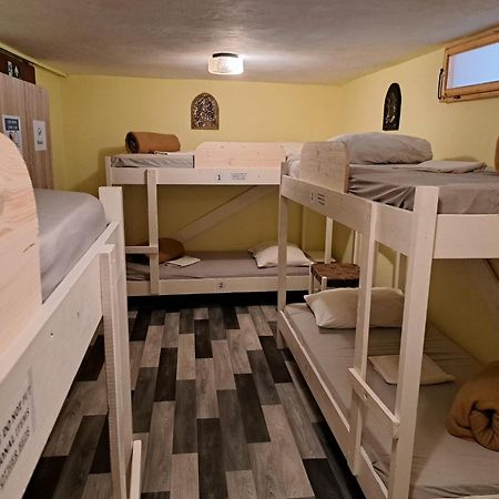 Dragan'S Den Hostel Korčula Esterno foto