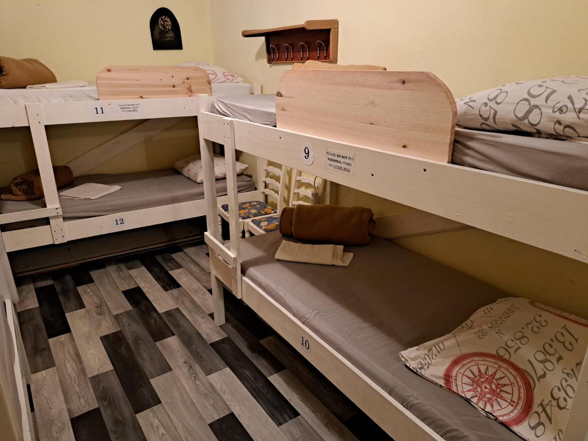 Dragan'S Den Hostel Korčula Esterno foto